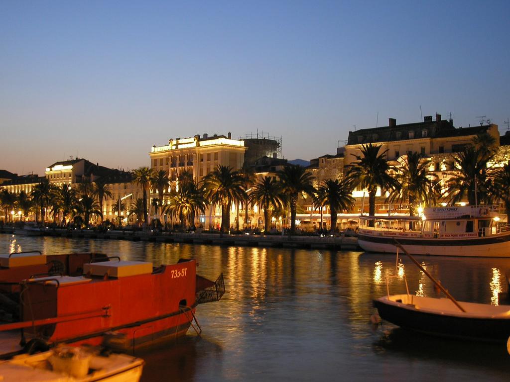 Spalatum Boutique Suites Сплит Экстерьер фото